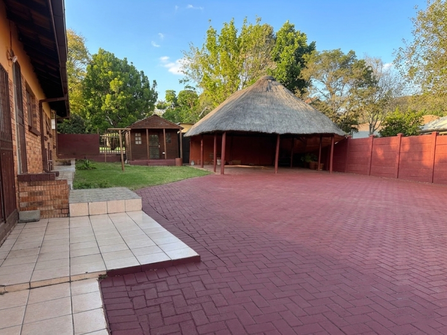4 Bedroom Property for Sale in Safari Gardens North West